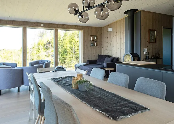 10 Person In Inderoy-by Traum Kjerkenesvag